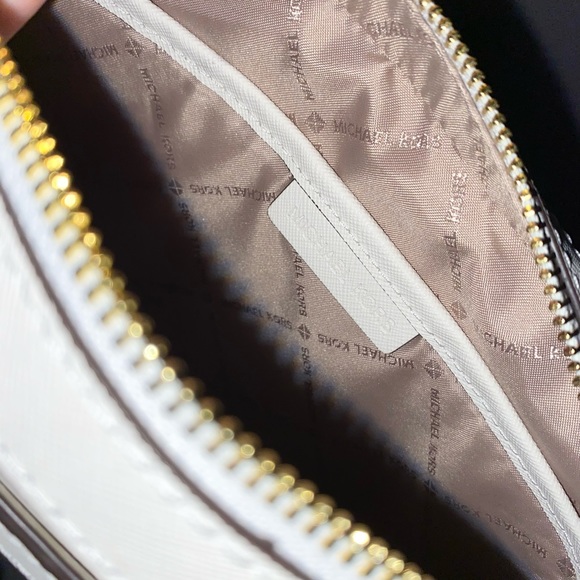 Michael Kors NWT crossbody - Picture 6 of 12